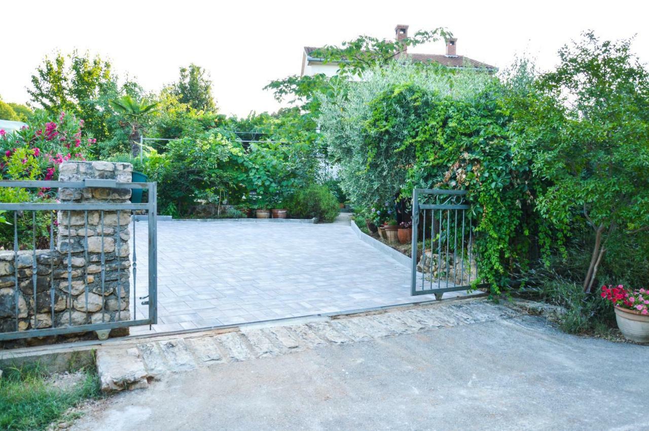 Apartment Zoja Pinezići Εξωτερικό φωτογραφία